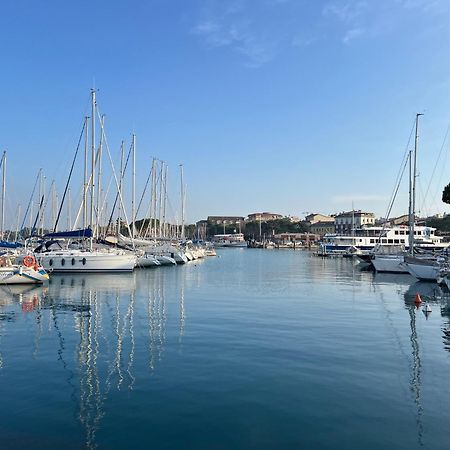 Appartamento Attico In Piazza Matteotti Desenzano del Garda Esterno foto