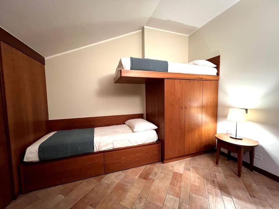 Appartamento Attico In Piazza Matteotti Desenzano del Garda Esterno foto