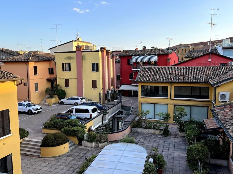 Appartamento Attico In Piazza Matteotti Desenzano del Garda Esterno foto